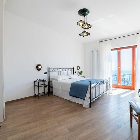 B&B Palazzo Pinto 2 Vietri 외부 사진