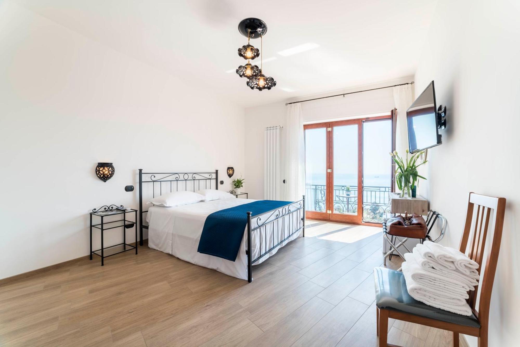 B&B Palazzo Pinto 2 Vietri 외부 사진